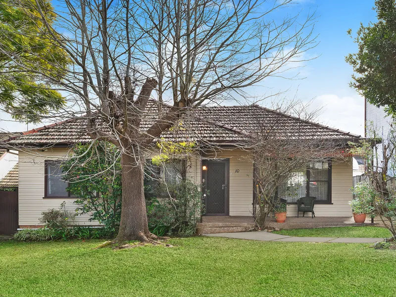 Charming renovator's paradise in quiet North Ryde cul-de-sac