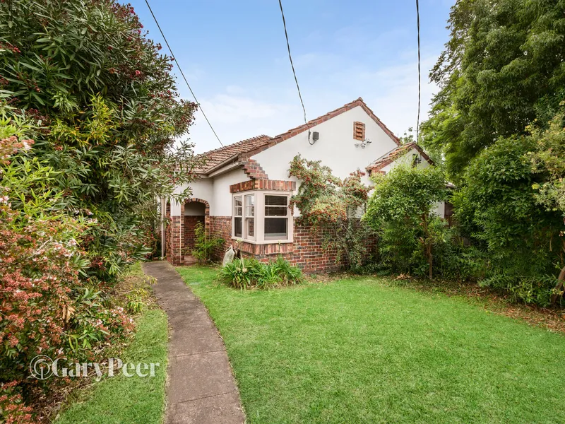 CHARMING 2 BEDROOM HOUSE