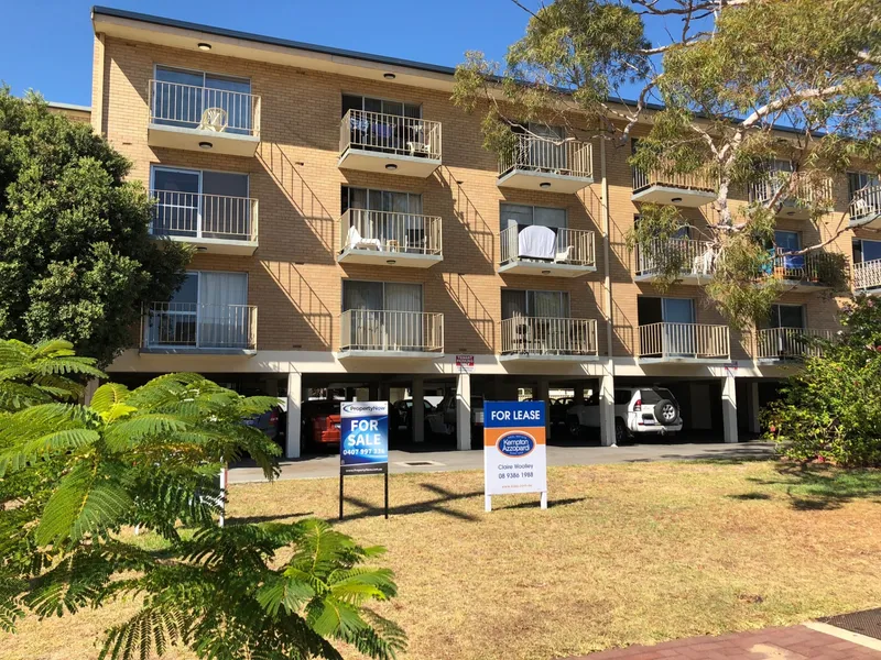 Fantastic investment unit next to UWA, public transport, cafes and more.