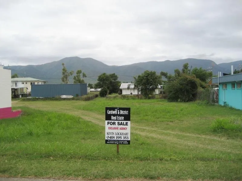 Large vacant block close to CBD presents an opportunity for a business venture.