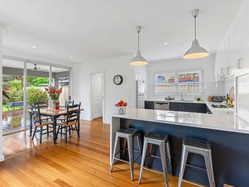 Light filled and superbly renovated in a tree line Ballarat North location!