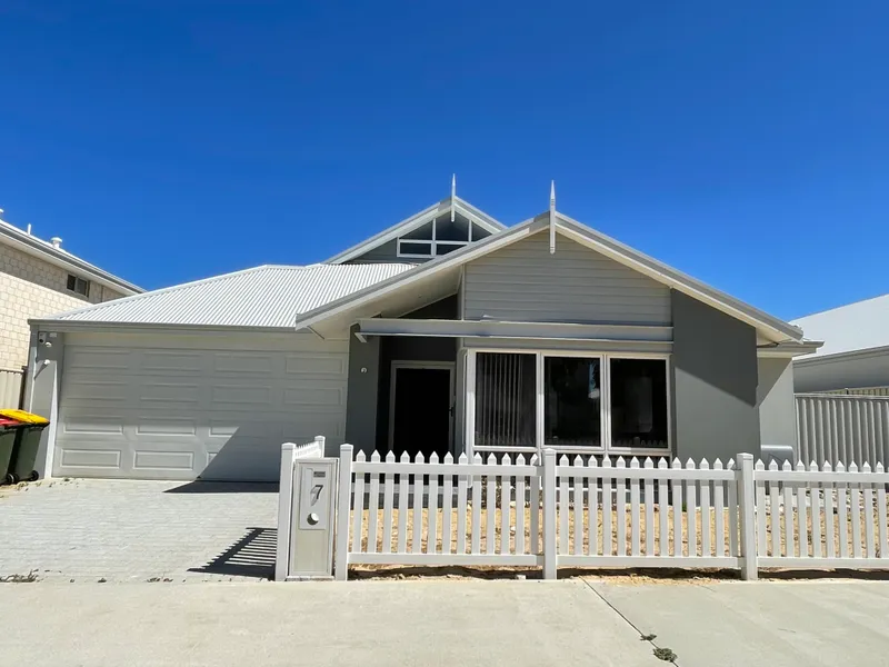 YANCHEP, CAPRICORN ESTATE - 50M TO YANCHEP BEACH - LIVE LIKE YOU ARE ON VACATION ALL YEAR ROUND