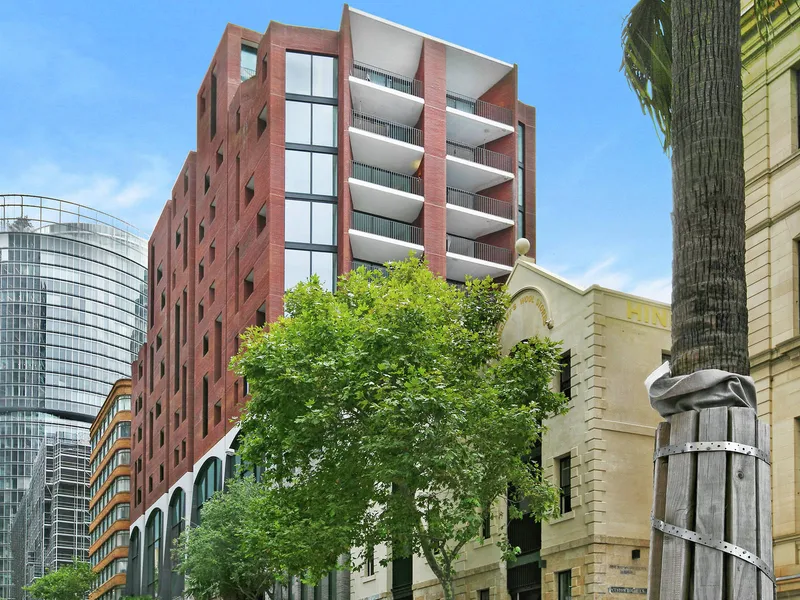 North Facing Courtyard Apartment within 'Loftus Lane'