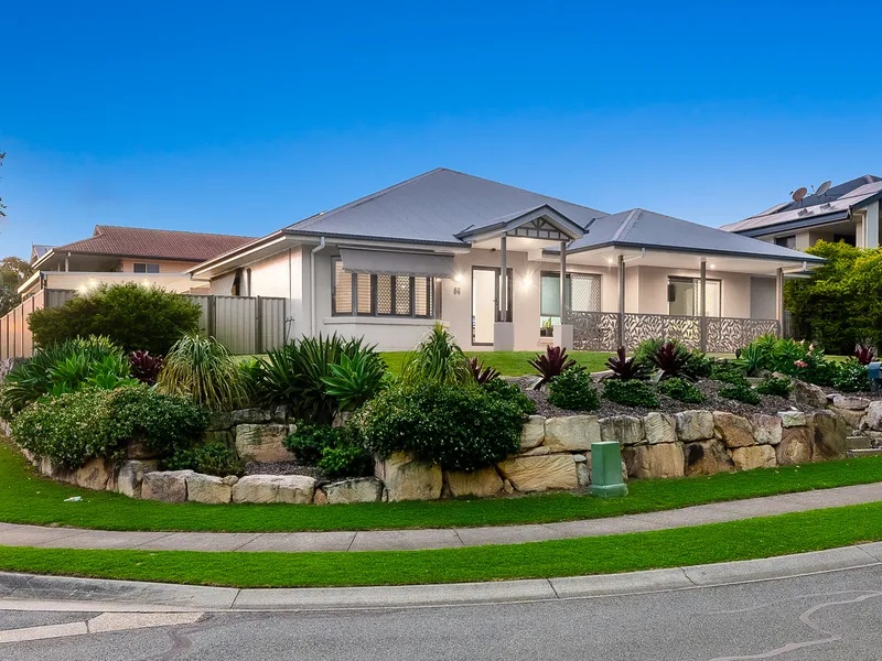 Stunning Family Home on Huge 977m2 Block!