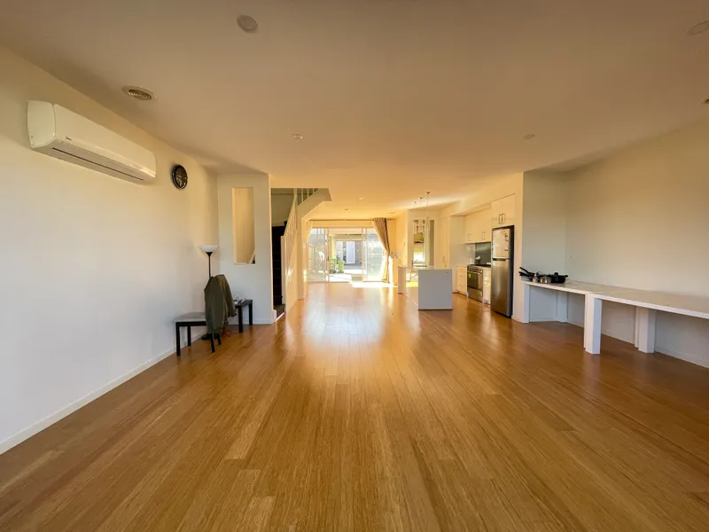 4 bedroom townhouse in knoxfield