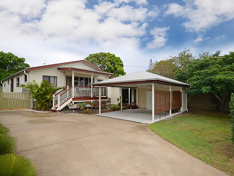 Location, Location, Location - Right in the heart of Torquay - Moments from the Beach!