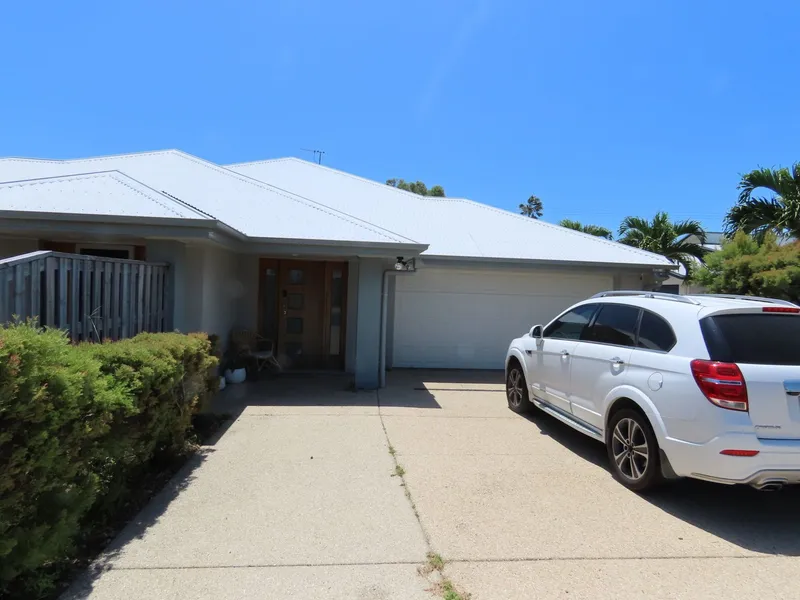 MODERN COMFORTABLE UNIT