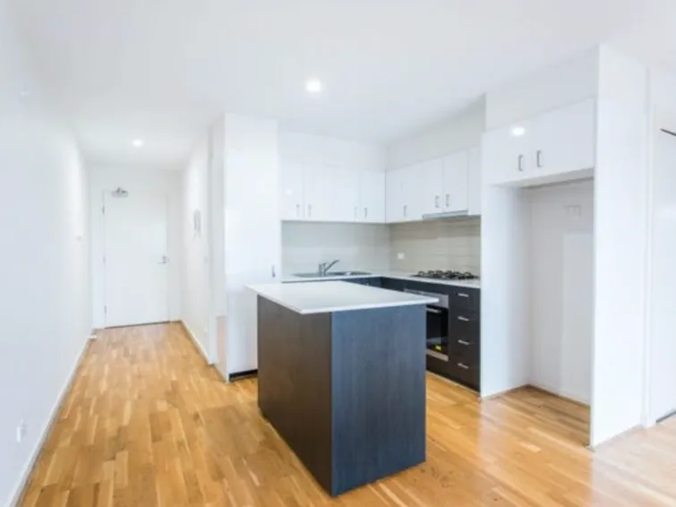 Two-Bedroom Apartment Opposite to Chadstone SC
