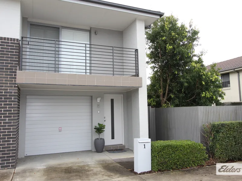 Conveniently Located Modern Apartment