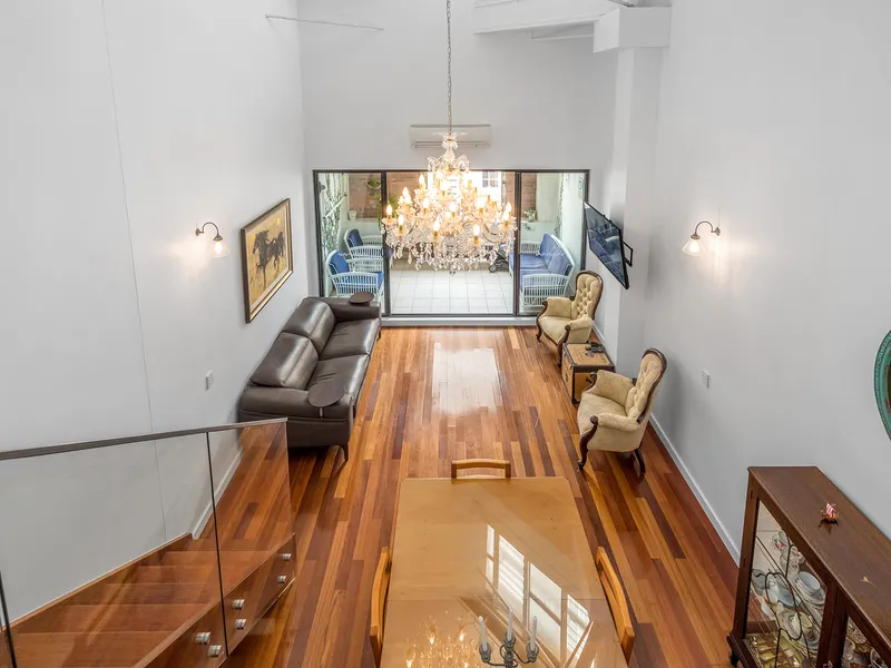 Rare opportunity - a balcony, entirely renovated and air conditioned!