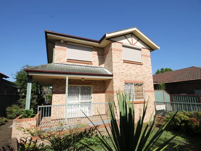Modern 2 bedroom townhouse