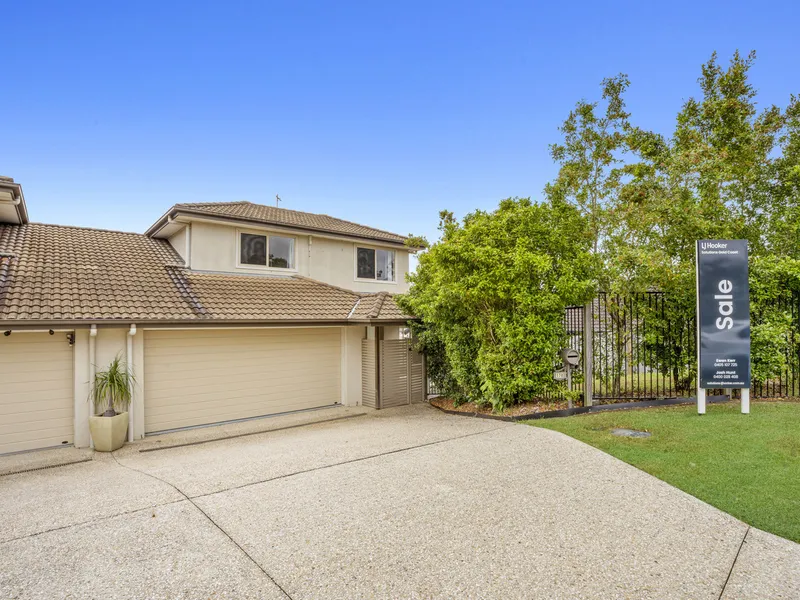 SPACIOUS DUPLEX - NO BODY CORP FEES!!!