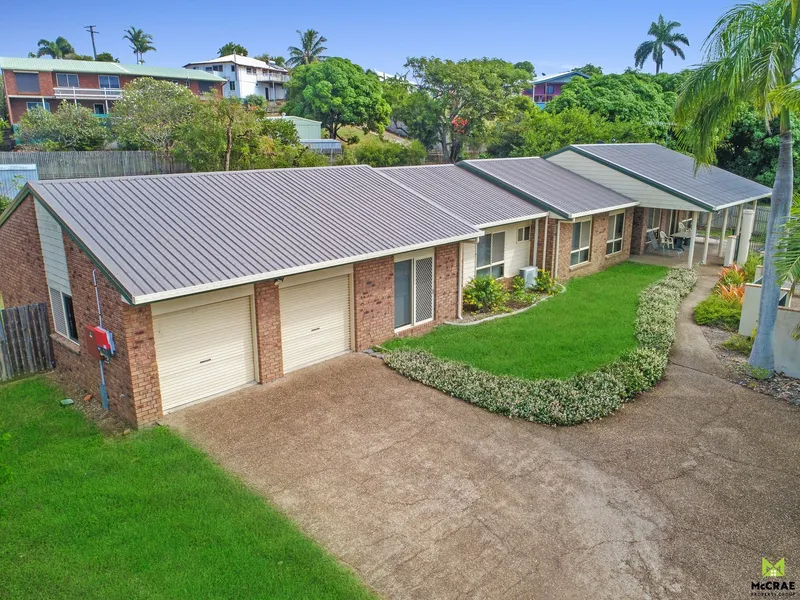 FIVE BEDROOMS, POOL, SHED, 4335M2
