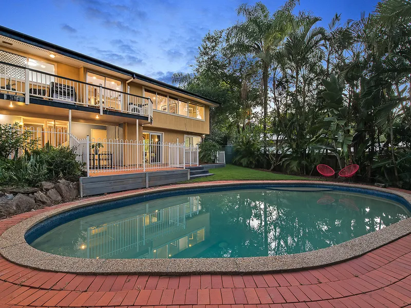 Perfectly positioned in blissful leafy pocket