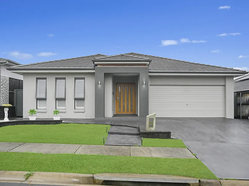 Grand size single level four bedroom family home