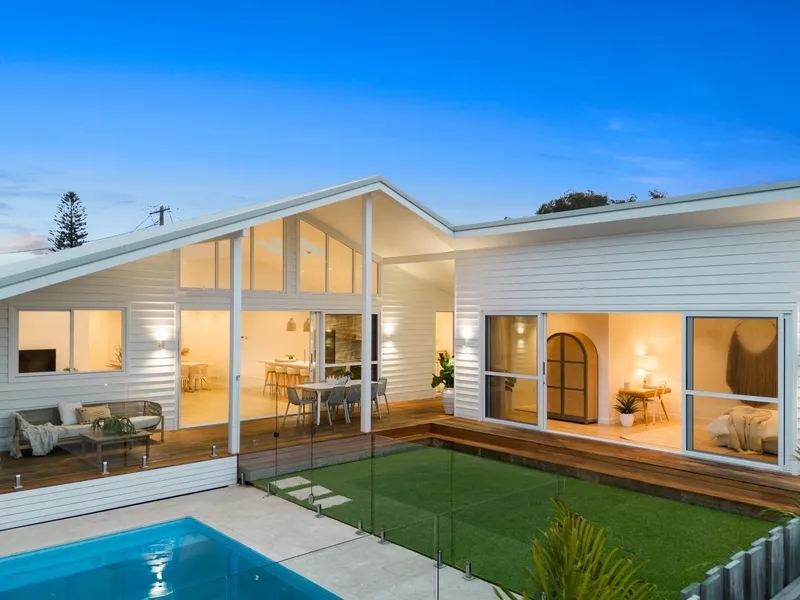 'True North' - Contemporary single-level home, moments from the beach