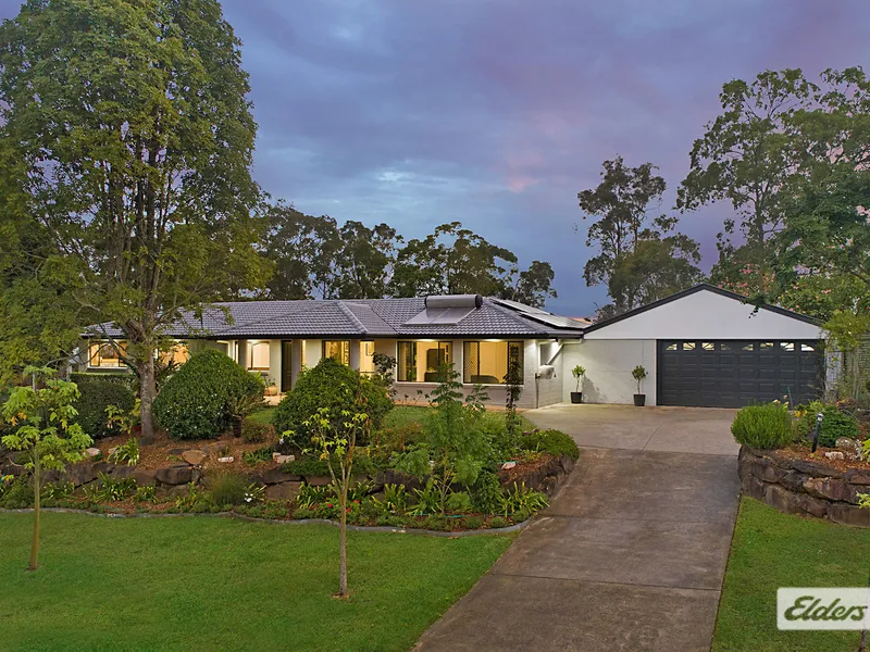 The Acreage Lifestyle with a Peaceful, Leafy Outlook