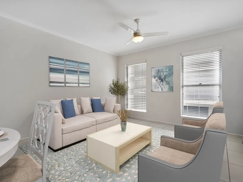 North Facing & Bright - Modern Living