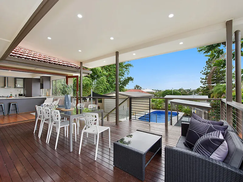 EXQUISITE RENOVATED POST WAR - 746M2 BLOCK - MANSFIELD CATCHMENT