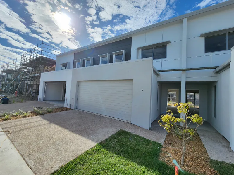 Brand New - Four bedrooms - Modern styled contact (07) 35196922 (Book a viewing www.mcoaust.com)