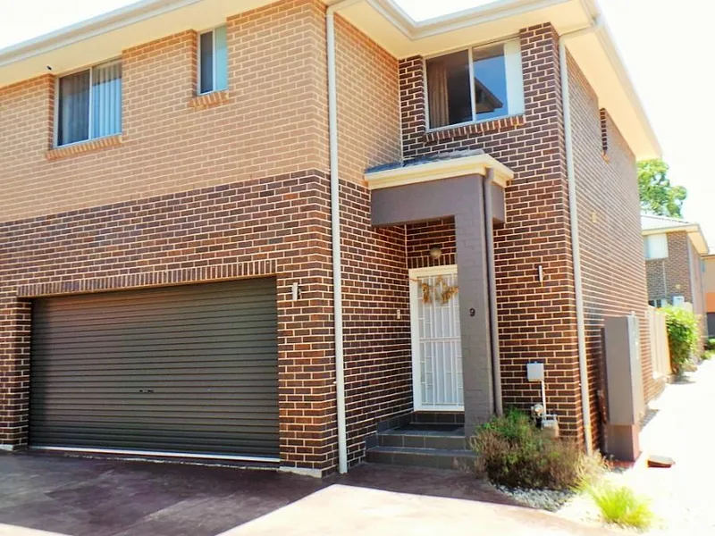 4 Bedroom Town House Near All Amenities