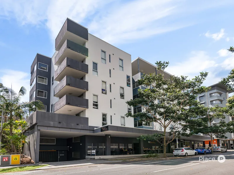 Superb one-bedroom apartment in the heart of Kelvin Grove.