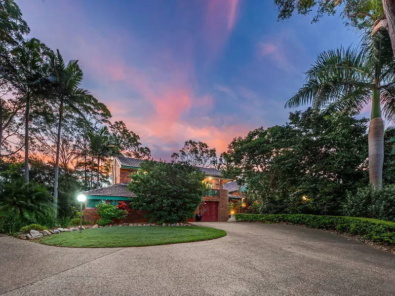 4186sqm with LARGE FAMILY HOME WITH GRANNY FLAT!