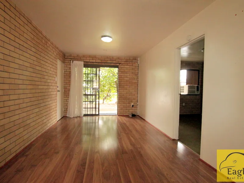 Ground Floor Unit Close to Public Transport