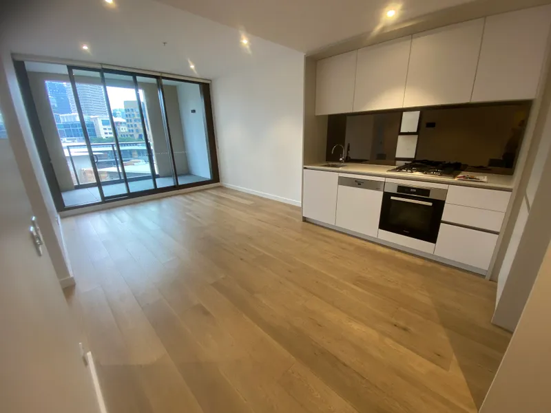 Great Location! 2 Bedroom For Lease