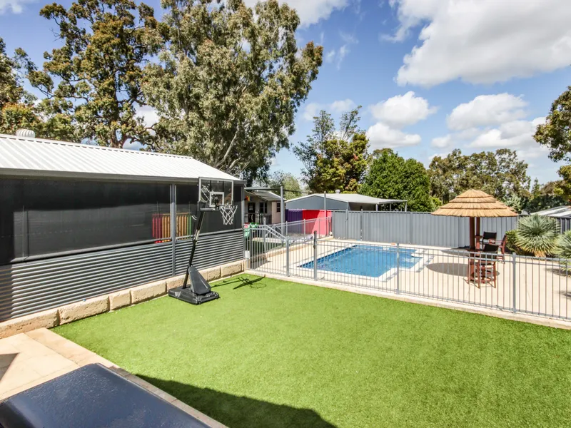 THE ULITMATE FAMILY HOME!!!