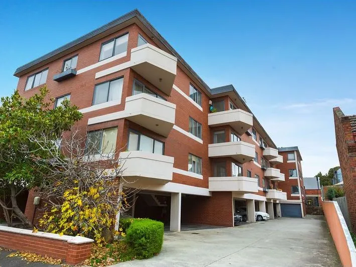 Great Sized One Bedroom in Princes Hill Location