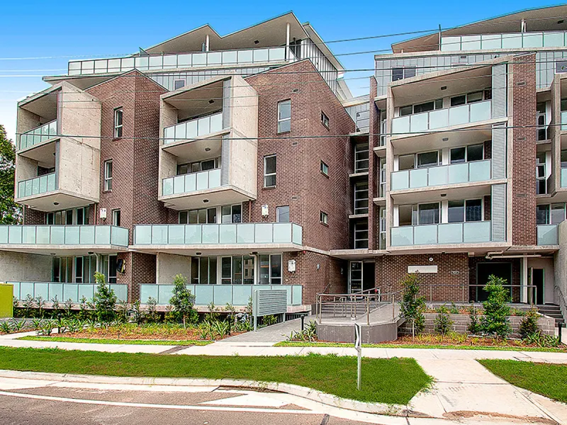 Spectacular Views!! Perfect Location! Modern Unit!!