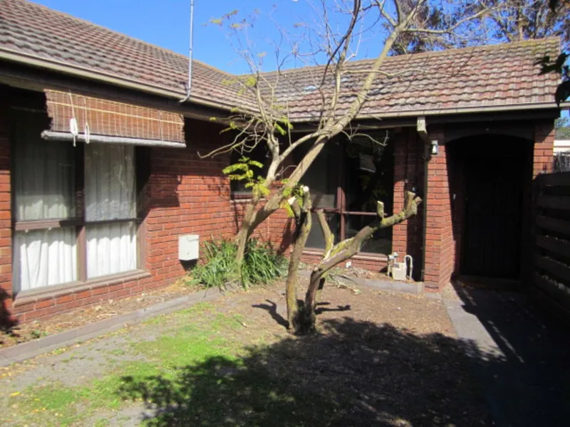 NEAT AND COSY 2 BEDROOM UNIT