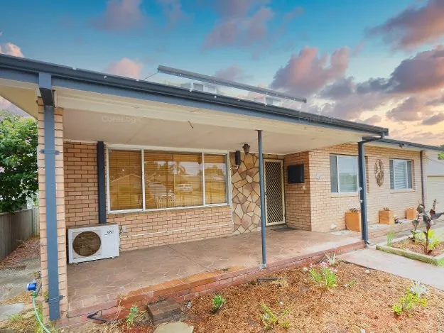 Spacious 2 Storey Family Home with Granny Flat!