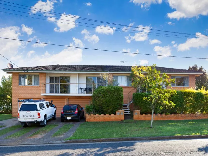 RENOVATED UNIT - LOW MAINTENANCE - GREAT LOCATION