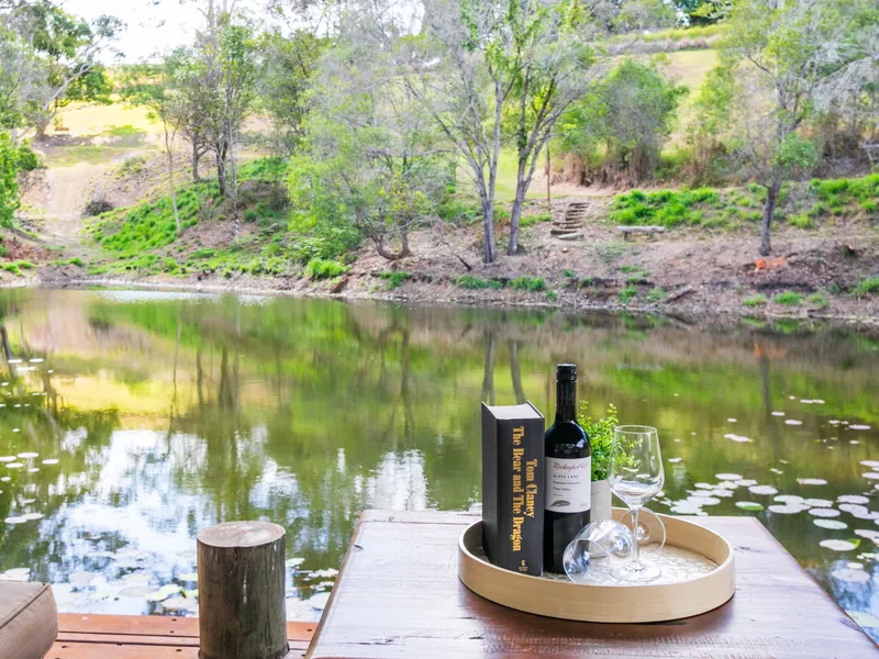 Idyllic Acreage Living: Dam, Views, Privacy