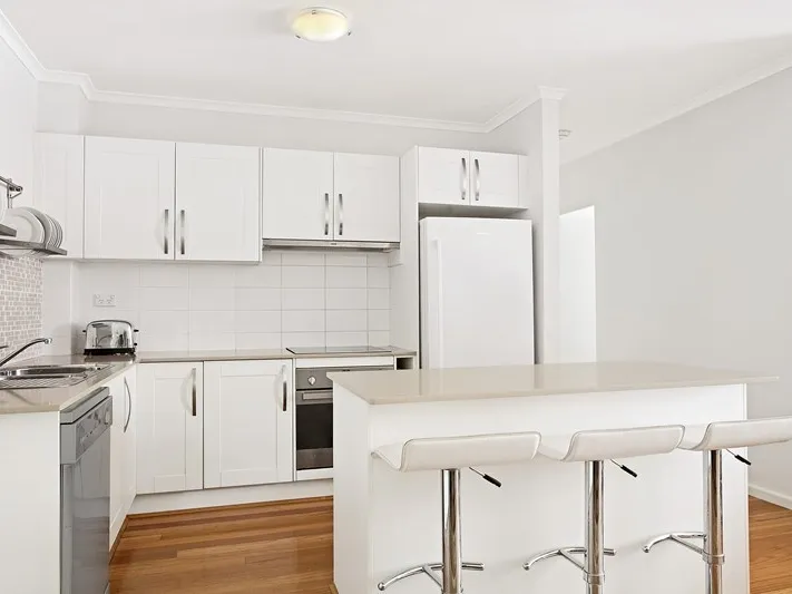 Beautiful Garden Apartment, With Space, Security And Convenience