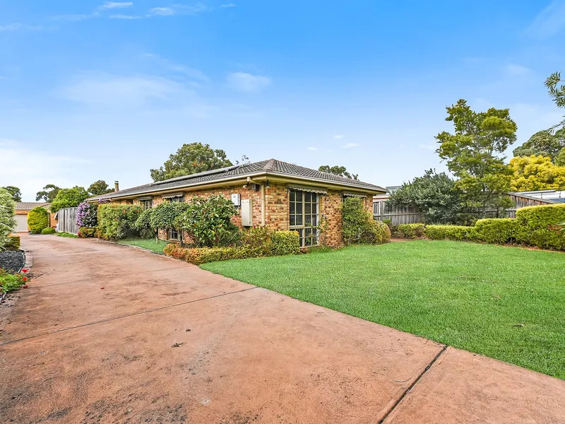 Low-maintenance living in parkland setting