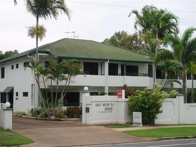 Introducing a Charming One Bedroom, One Bathroom Unit near Golf Club and Boating Club!