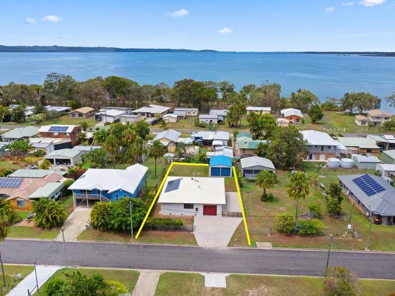 Fraser Coast Getaway - Only 150m from Water!