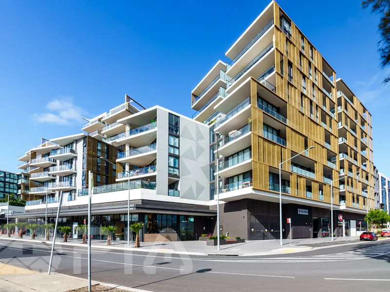 A luxury two bedrooms + a study apartment on the 7th floor with water view in great location