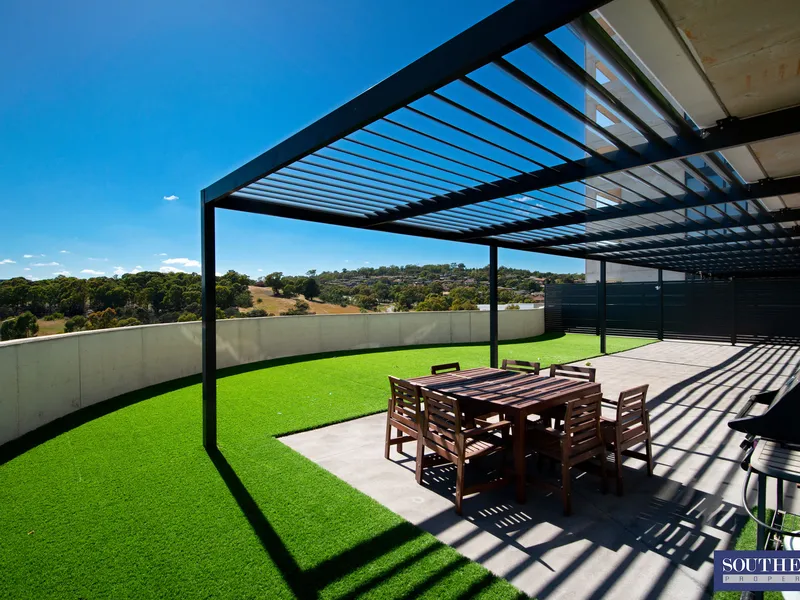 Impressive apartment with an unbelievable courtyard.