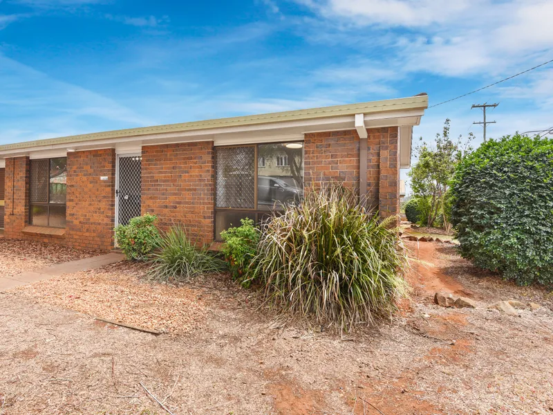 CIRCLE THIS ONE! A MUST TO INSPECT