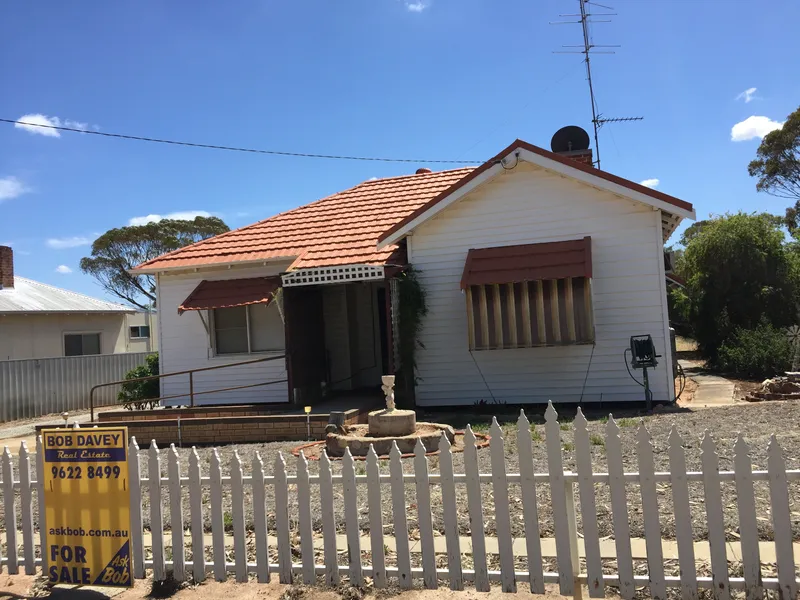 Neat and tidy with a homely feel