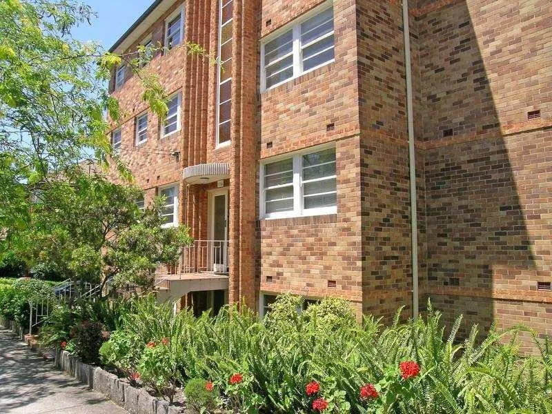 SUPER SIZED ONE BEDROOM APARTMENT IN QUIET LOCATION