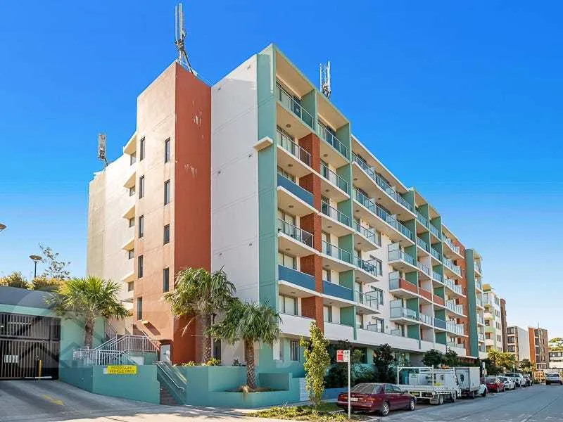 Enormous 2 bedroom plus study