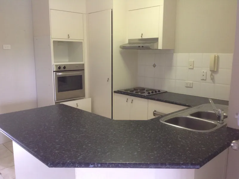 STUDY PLUS 1 BDRM UNIT - HIGH ST $245,000