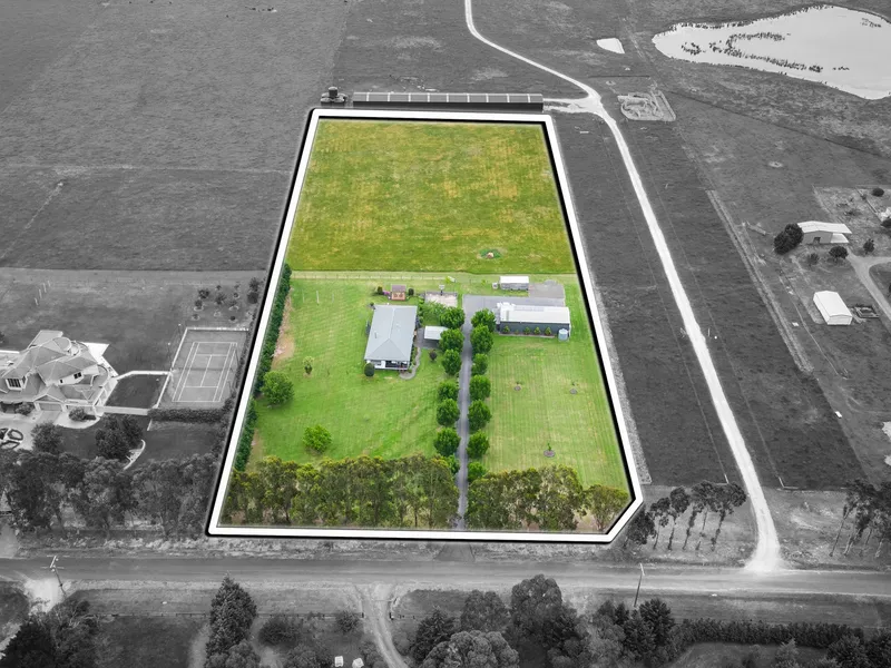 The Brief: Elegance & Timeless Appeal on 5 Acres