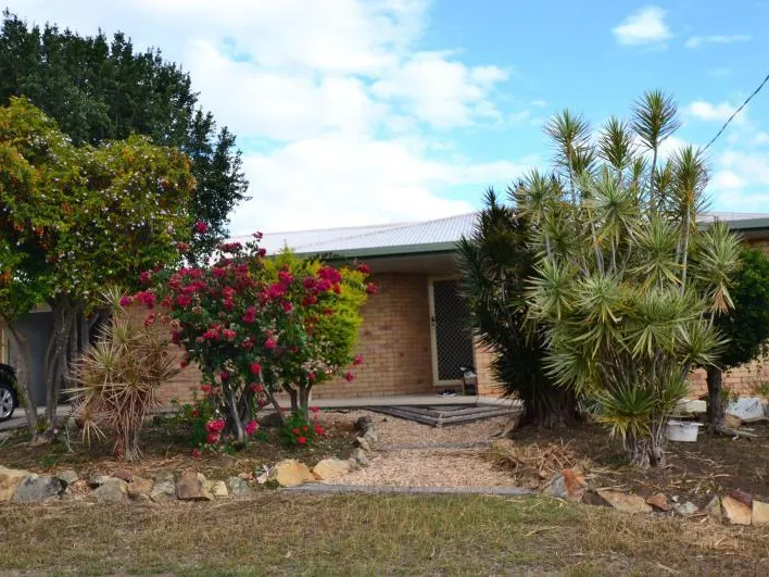 BRICK RESIDENCE CLOSE TO SHOWGROUNDS