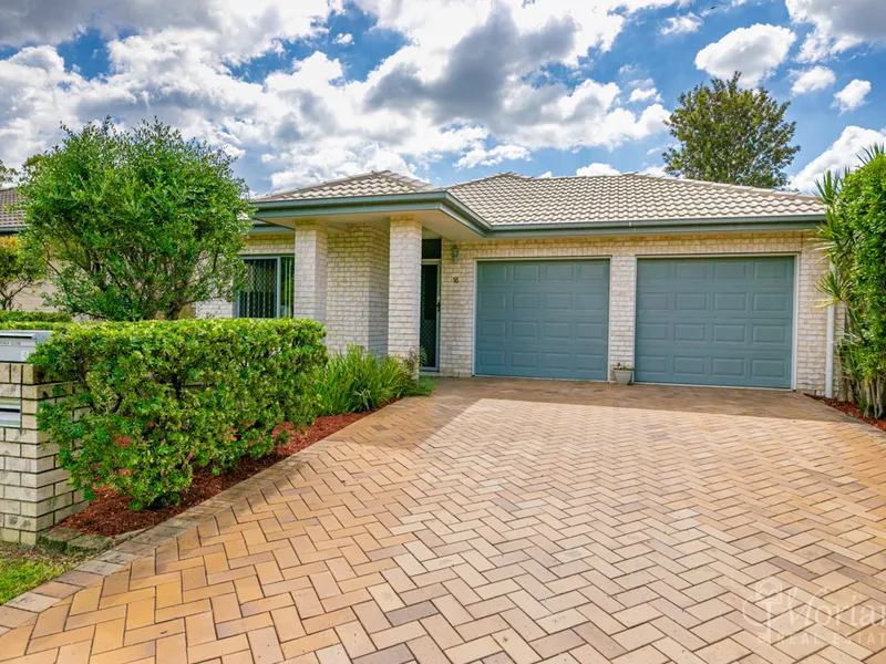 Spacious 3-Bedroom family home in ideal North Lakes location.